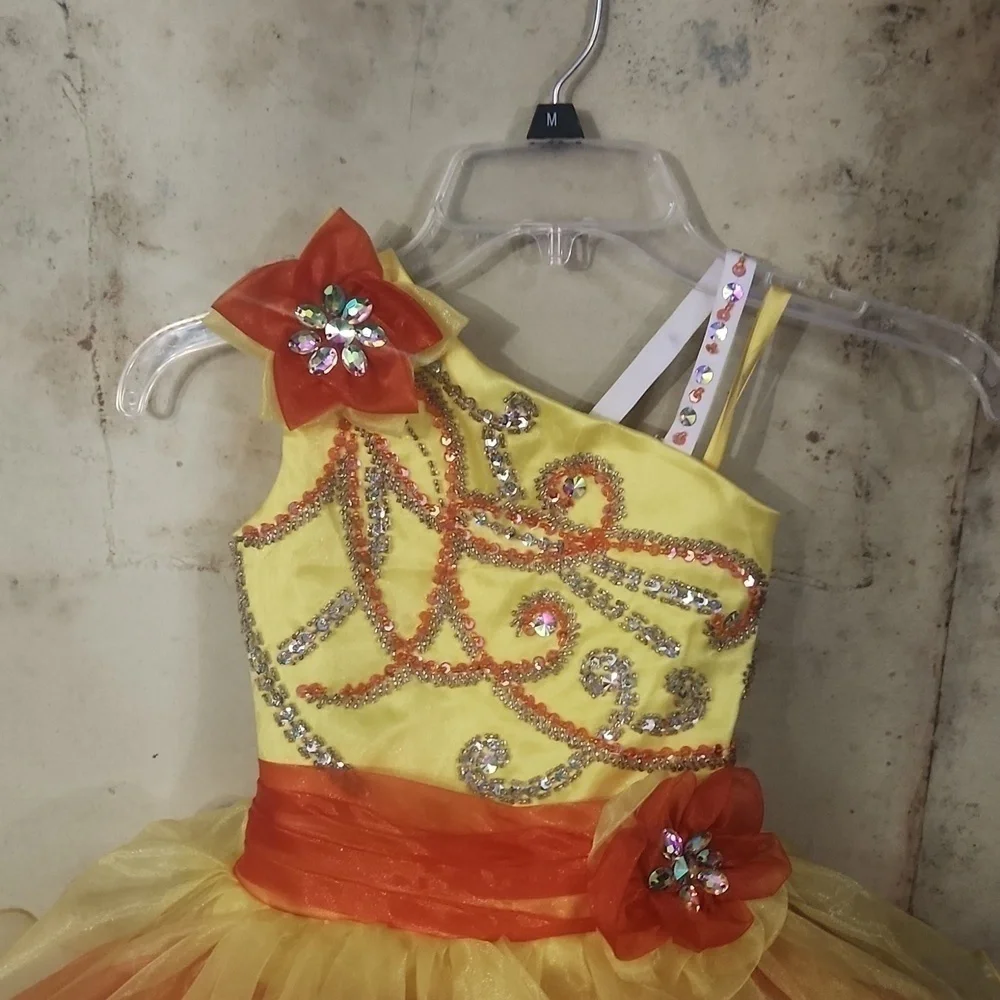 Stunning Custom-madeNational Glitz PageantSize 3T / 4T